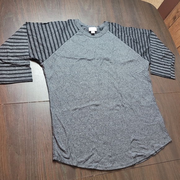 LuLaRoe 3/4 Length Sleeve gray Shirt - Picture 2 of 6